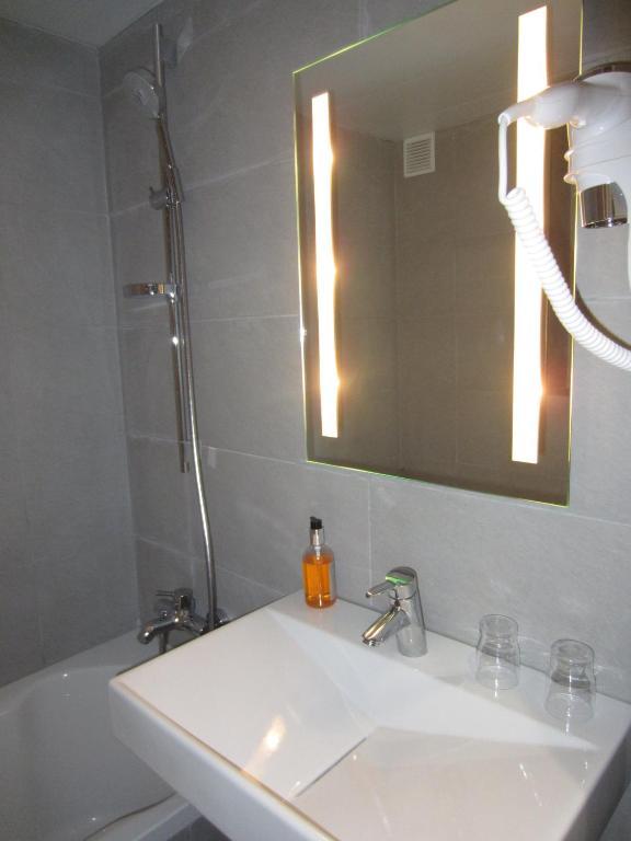 Single Room,180889605:JPEG